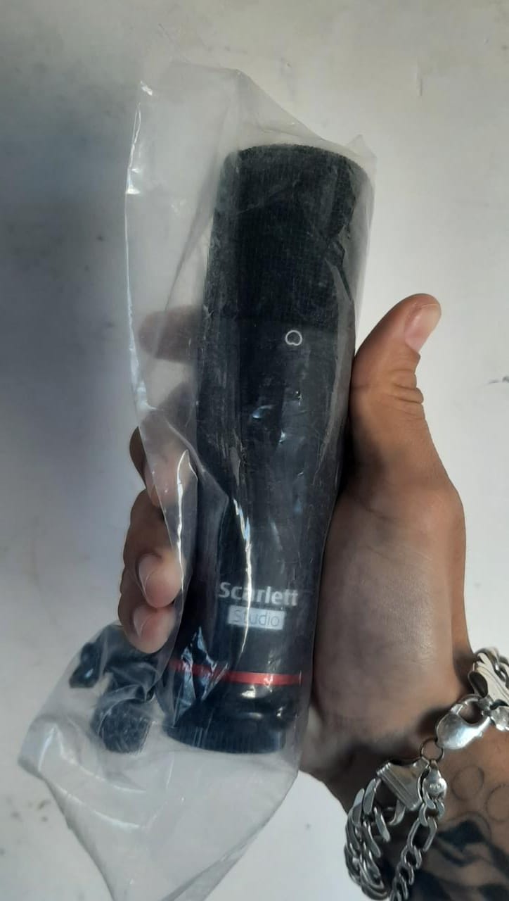 VENDE-SE MICROFONE CONDENSADOR – SCARLET STUDIO CM25 3ºGERAÇÃO – R$ 550
